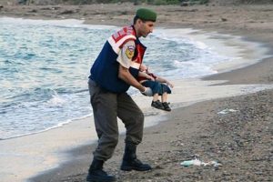 Bodrum'daki faciaya 4 g&ouml;zaltı