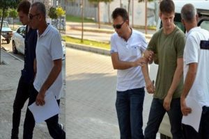 Tahliye olan gazeteciler sınır dışı edilecek