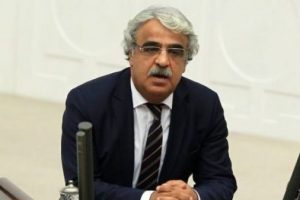 HDP'li vekil TBMM'de &Ouml;calan'a teşekk&uuml;r etti