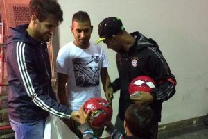 Martinez, M&uuml;nih tren garında m&uuml;ltecileri karşıladı