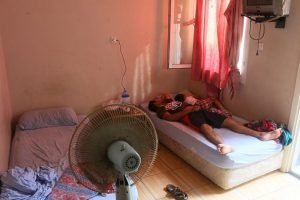 Avrupa hayaliyle zor koşullara katlanıyorlar