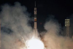 Soyuz uzay aracı UUİ'ye kenetlendi