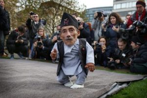 D&uuml;nyanın en kısa adamından acı haber
