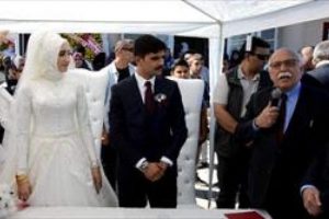Bakan Avcı'dan yeni &ccedil;ifte tavsiye: "Az laf &ccedil;ok &ccedil;ocuk"