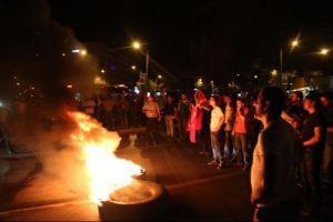 Bursa uyumadı! Şehitler i&ccedil;in sokağa d&ouml;k&uuml;ld&uuml;ler!