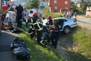 Ordu'da otomobil su kanalına devrildi: 4 &ouml;l&uuml;