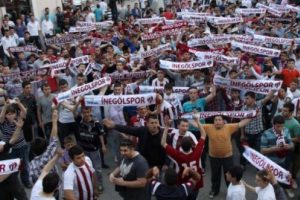 İneg&ouml;lspor 3 puanla başladı