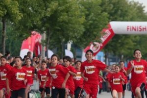 Sporseverler Bursa'da, sağlıklı yaşam i&ccedil;in koşuyor