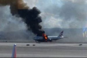 British Airways u&ccedil;ağının motoru pistte alev aldı