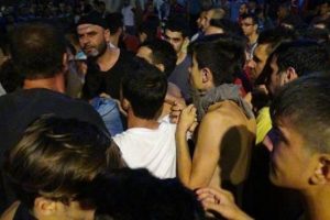 &Ouml;mer Ulusoy Antalya'da silah &ccedil;ekti bu kez sakinleştirdi
