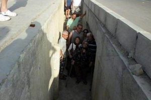 &Ccedil;anakkale'de "şaka mı bu" dedirten alt ge&ccedil;it