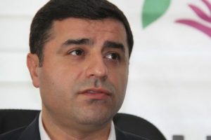 Demirtaş'tan hakkındaki soruşturmaya tepki: Hukuki değil siyasi