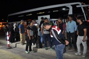 Tekne faciaları g&ouml;&ccedil;menleri korkuttu