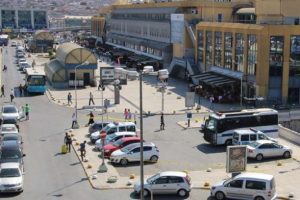İstanbul Otogarı'nda yaşanan saat başı &uuml;cret krizi &ccedil;&ouml;z&uuml;ld&uuml;