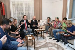 Kılı&ccedil;daroğlu şehit aileasini ziyaret etti