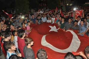 Bursa İneg&ouml;ll&uuml;ler ter&ouml;re karşı omuz omuza!