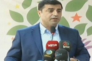 Demirtaş: &Ccedil;atışmalar 100 yıl s&uuml;rse de bir şey değişmez