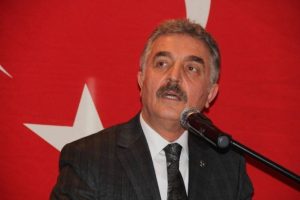 "Her bozkurt işareti yapan &uuml;lk&uuml;c&uuml;-milliyet&ccedil;i hareketin mensubu değildir"