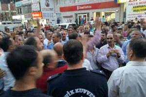 Bursa'da T&uuml;rk-K&uuml;rt kol kola ter&ouml;r&uuml; lanetledi!
