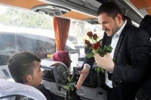 Alperen Ocakları g&uuml;l dağıttı