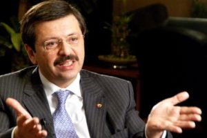 "G&uuml;n T&uuml;rk'&uuml;n K&uuml;rt'e, K&uuml;rt'&uuml;n T&uuml;rk'e el uzatma g&uuml;n&uuml;d&uuml;r"
