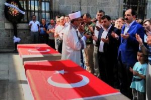 Şehitler i&ccedil;in gıyabi cenaze namazı