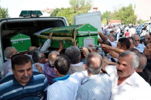 Nedim Akdemir bug&uuml;n Bursa'da son yolculuğuna uğurlandı