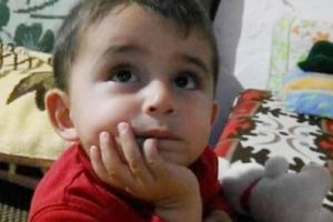 2.5 yaşındaki &ccedil;ocuk havuzda boğuldu