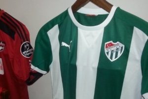 Bursaspor, Efsane &Ccedil;ubuklu forması ile oynayacak