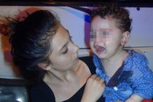 Bursa'da 2 yaşında vahşeti yaşadı! Bug&uuml;n annesinin mezarındaydı...