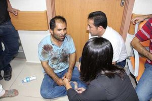 Ter&ouml;ristlerin bıraktığı patlayıcı &ccedil;ocukların elinde infilak etti