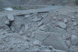 Hakkari-&Ccedil;ukurca karayolunda iki ayrı patlama