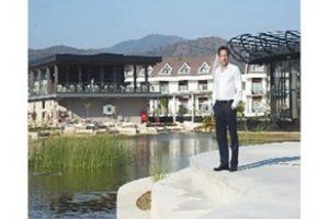 Okulların ge&ccedil; a&ccedil;ılması turizmcilerin y&uuml;z&uuml;n&uuml; g&uuml;ld&uuml;rd&uuml;!