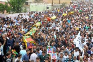 Cizre'deki olaylar sırasında &ouml;lenlerden 16 kişi toprağa verildi