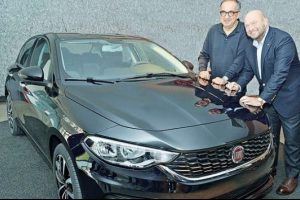 Fiat Chrysler CEO'su Marchionne, Bursa'da 'Ege'yi denedi ve &ouml;vg&uuml;ler yağdırdı
