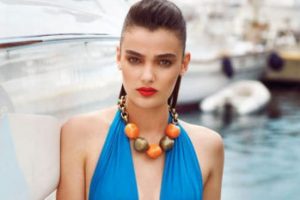 Merve B&uuml;y&uuml;ksara&ccedil; k&ouml;pek maması satacak...