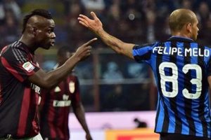 Melo ilk ma&ccedil;ında Balotelli ile kapıştı
