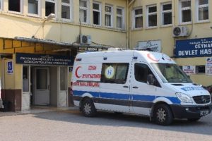 Kız kardeşini ve istismarcısını vurdu: 2 &ouml;l&uuml;