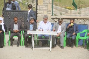 HDP'li Lezgin Botan, eylemcileri ziyaret etti