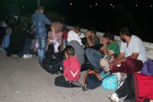 2 minib&uuml;steki 100 'Umut yolcusu' yakalandı