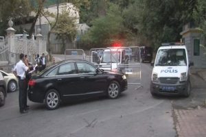 Tunceli-Ovacık ve Tunceli-P&uuml;l&uuml;m&uuml;r karayolları 3 g&uuml;n s&uuml;reyle kapatıldı