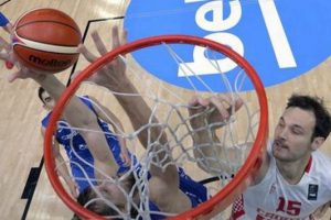 Fenerbah&ccedil;eli Vesely, &Ccedil;ek Cumhuriyeti'ni zafere taşıdı