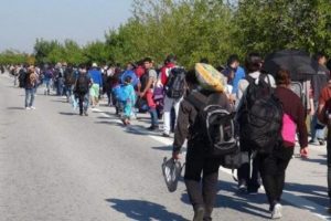 Suriyeliler Avrupa'ya gitmek i&ccedil;in Edirne'ye akın etti