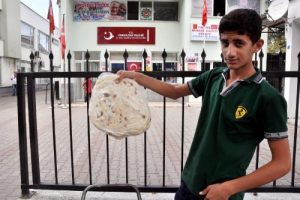G&ouml;zleme satarak aile b&uuml;t&ccedil;esine katkı yapıyor