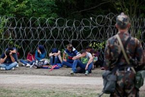 Macaristan iki b&ouml;lgede olağan&uuml;st&uuml; hal ilan etti