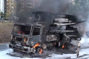 Trafiğin ortasında alev alev yandı