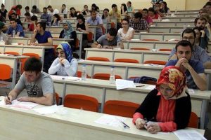 MEB'den aday &ouml;ğretmenlere farklı illerde sınav hakkı