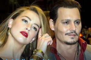 Johnny Depp'i sahneden zorla indirdiler...