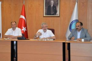 Bursa'da rekt&ouml;rden sanayiciye 'm&uuml;kemmeliyet' &ccedil;ağrısı