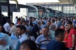 Tatil uzadı, otob&uuml;s biletlerinin b&uuml;y&uuml;k kısmı t&uuml;kendi
